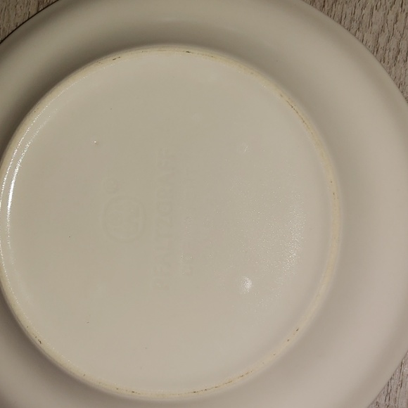 Pfaltzgraff tea cups and saucers - Picture 3 of 4